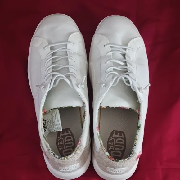 Hey Dude Women's White and Pink Sneakers Size 10W Great Condition 🌺 Spring - Picture 5 of 10